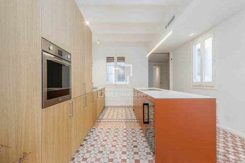 3 bedrooms apartment for sale in Barcelona, Catalonia, Spain № 7061 - photo 15