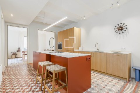 3 bedrooms apartment for sale in Barcelona, Catalonia, Spain № 7061 - photo 12