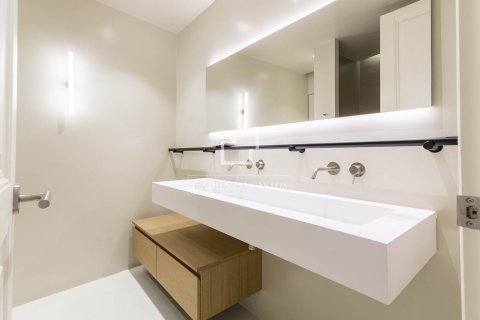 3 bedrooms apartment for sale in Barcelona, Catalonia, Spain № 7061 - photo 5