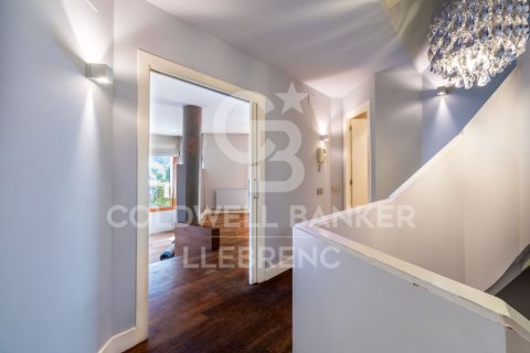 Сasa de 5 dormitorios en venta en Barcelona, Cataluña, Spain № 5910 - foto 19