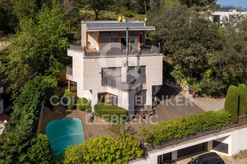 Сasa de 5 dormitorios en venta en Barcelona, Cataluña, Spain № 5910