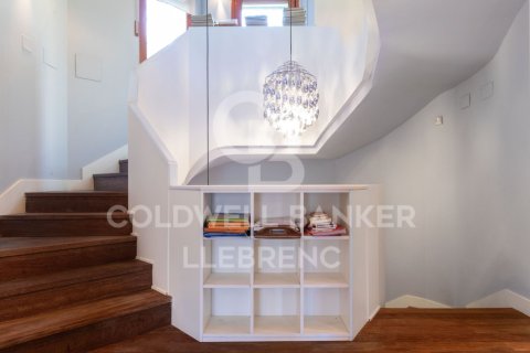 Сasa de 5 dormitorios en venta en Barcelona, Cataluña, Spain № 5910 - foto 24