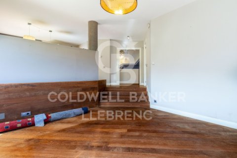 Сasa de 5 dormitorios en venta en Barcelona, Cataluña, Spain № 5910 - foto 8