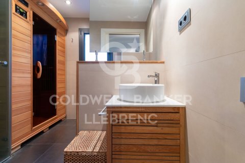 Сasa de 5 dormitorios en venta en Barcelona, Cataluña, Spain № 5910 - foto 23