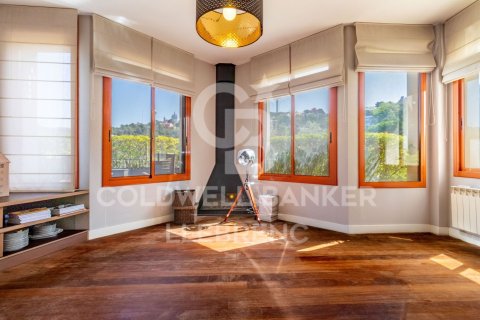 Сasa de 5 dormitorios en venta en Barcelona, Cataluña, Spain № 5910 - foto 7