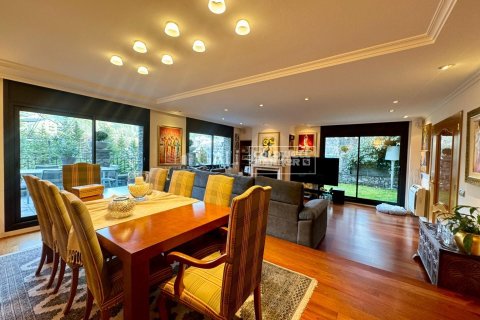 4 bedrooms house for sale in Principado De Andorra (Ninguna Poblacion Tiene C.P.), Lleida, Catalonia, Spain № 5915