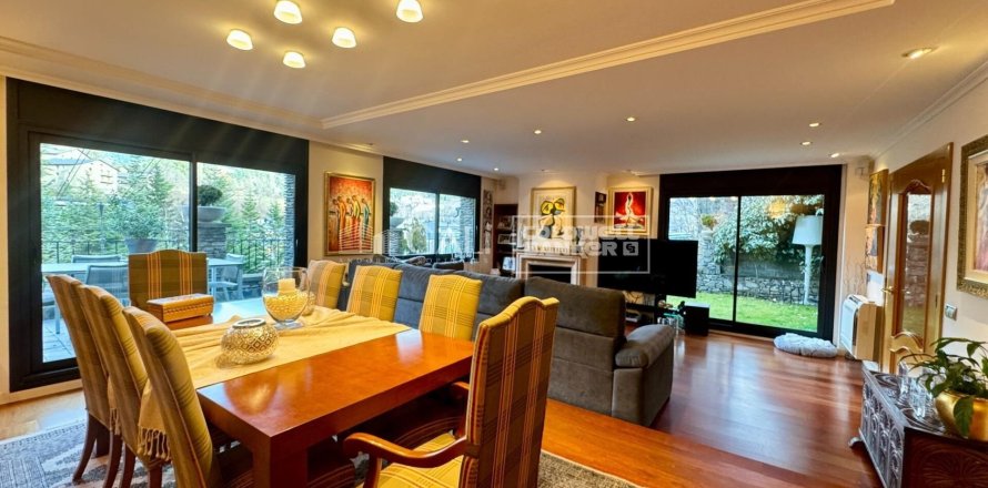 4 bedrooms house for sale in Principado De Andorra (Ninguna Poblacion Tiene C.P.), Lleida, Catalonia, Spain № 5915