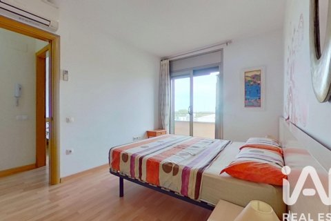 Apartamento de 4 dormitorios en venta en El Vendrell, Tarragona, Cataluña, Spain № 4742 - foto 22