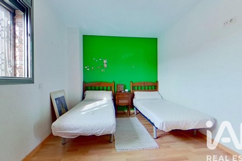 Apartamento de 4 dormitorios en venta en El Vendrell, Tarragona, Cataluña, Spain № 4742 - foto 30