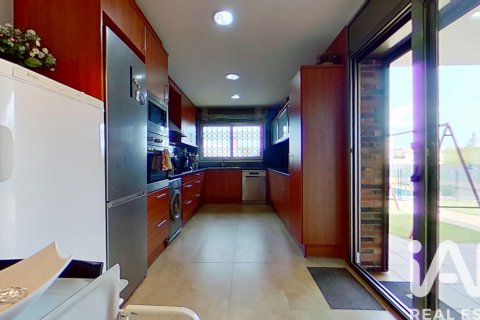 Apartamento de 4 dormitorios en venta en El Vendrell, Tarragona, Cataluña, Spain № 4742 - foto 9