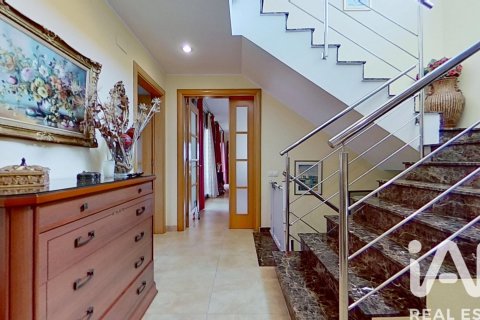 Apartamento de 4 dormitorios en venta en El Vendrell, Tarragona, Cataluña, Spain № 4742 - foto 20