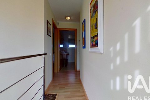 Apartamento de 4 dormitorios en venta en El Vendrell, Tarragona, Cataluña, Spain № 4742 - foto 21
