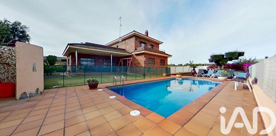 Apartamento de 4 dormitorios en venta en El Vendrell, Tarragona, Cataluña, Spain № 4742