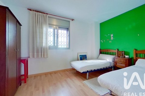 Apartamento de 4 dormitorios en venta en El Vendrell, Tarragona, Cataluña, Spain № 4742 - foto 29