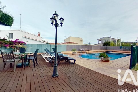 Apartamento de 4 dormitorios en venta en El Vendrell, Tarragona, Cataluña, Spain № 4742 - foto 2