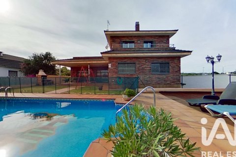 Apartamento de 4 dormitorios en venta en El Vendrell, Tarragona, Cataluña, Spain № 4742 - foto 3