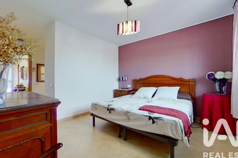 Apartamento de 4 dormitorios en venta en El Vendrell, Tarragona, Cataluña, Spain № 4742 - foto 12