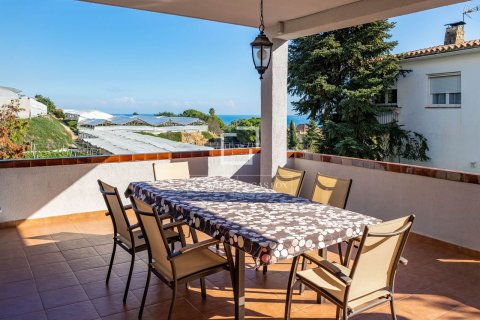 6 bedrooms villa for sale in Cabrils, Barcelona, Catalonia, Spain № 3911 - photo 3