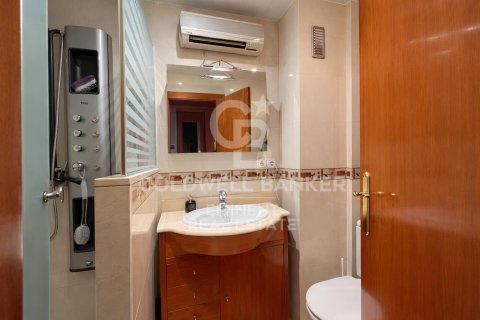4 bedrooms apartment for sale in Barcelona, Catalonia, Spain № 7711 - photo 12
