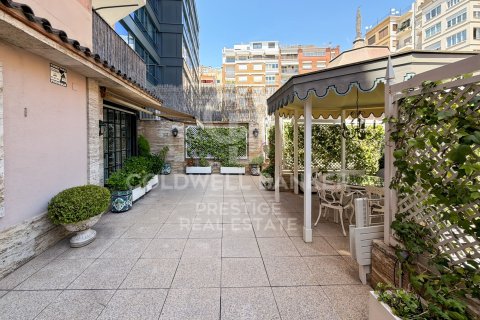 Apartamento de 5 dormitorios en venta en Barcelona, Cataluña, Spain № 7710 - foto 7