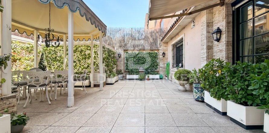 Apartamento de 5 dormitorios en venta en Barcelona, Cataluña, Spain № 7710