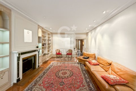 Apartamento de 5 dormitorios en venta en Barcelona, Cataluña, Spain № 7710 - foto 19