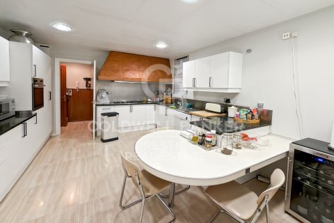 Apartamento de 5 dormitorios en venta en Barcelona, Cataluña, Spain № 7710 - foto 15