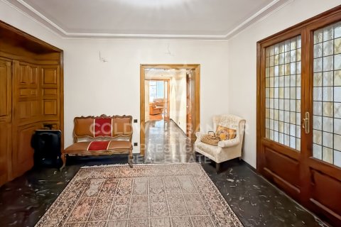 Apartamento de 5 dormitorios en venta en Barcelona, Cataluña, Spain № 7710 - foto 8