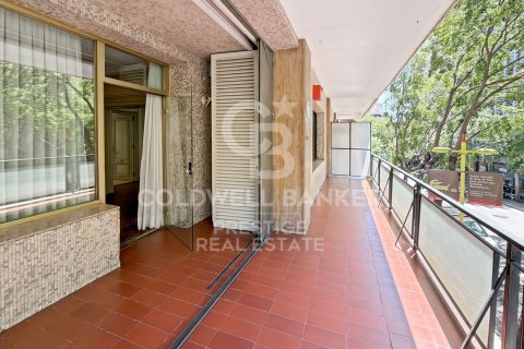Apartamento de 5 dormitorios en venta en Barcelona, Cataluña, Spain № 7710 - foto 20