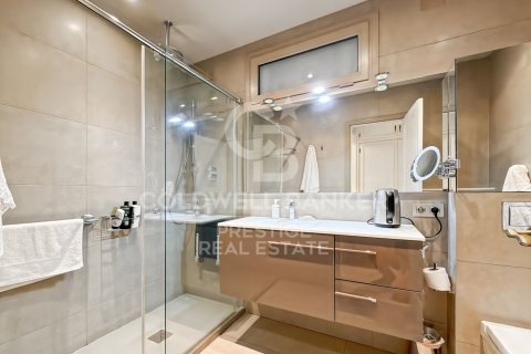 Apartamento de 5 dormitorios en venta en Barcelona, Cataluña, Spain № 7710 - foto 9