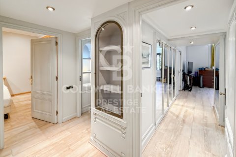 Apartamento de 5 dormitorios en venta en Barcelona, Cataluña, Spain № 7710 - foto 10