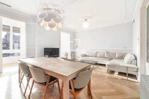 Apartamento de 2 dormitorios en venta en Barcelona, Cataluña, Spain № 4035