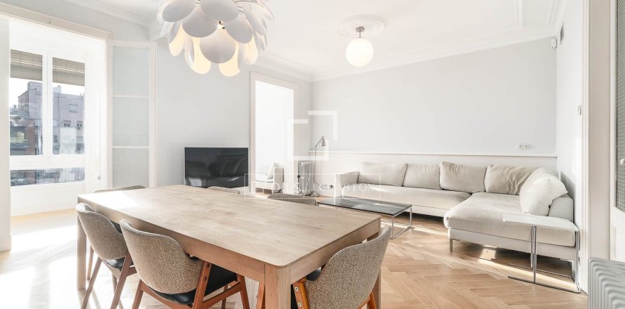 Apartamento de 2 dormitorios en venta en Barcelona, Cataluña, Spain № 4035