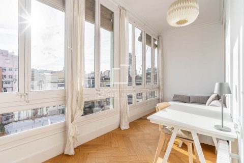 Apartamento de 2 dormitorios en venta en Barcelona, Cataluña, Spain № 4035 - foto 6