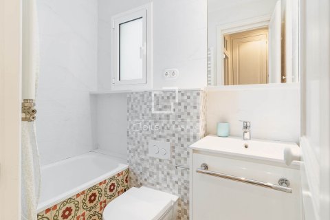 Apartamento de 2 dormitorios en venta en Barcelona, Cataluña, Spain № 4035 - foto 19