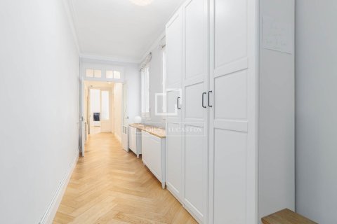 Apartamento de 2 dormitorios en venta en Barcelona, Cataluña, Spain № 4035 - foto 25