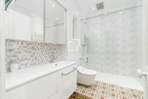 Apartamento de 2 dormitorios en venta en Barcelona, Cataluña, Spain № 4035 - foto 16