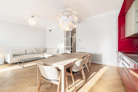 Apartamento de 2 dormitorios en venta en Barcelona, Cataluña, Spain № 4035 - foto 8