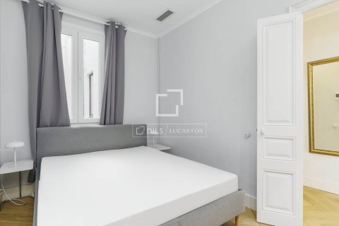 Apartamento de 2 dormitorios en venta en Barcelona, Cataluña, Spain № 4035 - foto 12