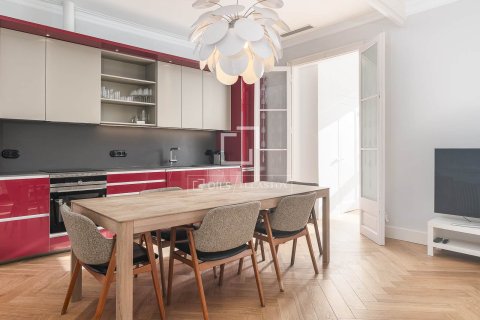 Apartamento de 2 dormitorios en venta en Barcelona, Cataluña, Spain № 4035 - foto 10