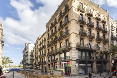 Apartamento de 2 dormitorios en venta en Barcelona, Cataluña, Spain № 1798 - foto 26