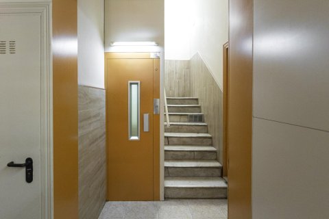 Apartamento de 2 dormitorios en venta en Barcelona, Cataluña, Spain № 1798 - foto 25