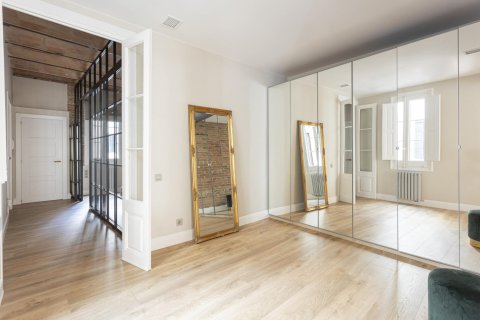 Apartamento de 2 dormitorios en venta en Barcelona, Cataluña, Spain № 1798 - foto 10