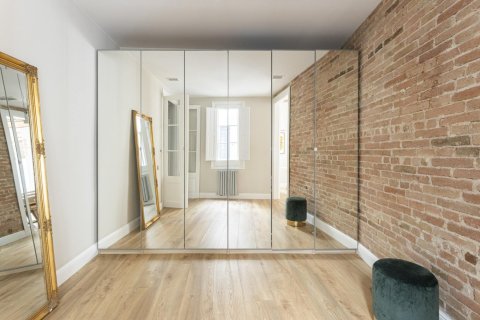Apartamento de 2 dormitorios en venta en Barcelona, Cataluña, Spain № 1798 - foto 12