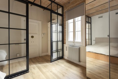 Apartamento de 2 dormitorios en venta en Barcelona, Cataluña, Spain № 1798 - foto 15