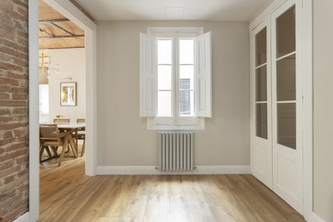Apartamento de 2 dormitorios en venta en Barcelona, Cataluña, Spain № 1798 - foto 11