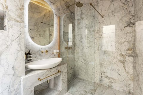 Apartamento de 2 dormitorios en venta en Barcelona, Cataluña, Spain № 1798 - foto 16