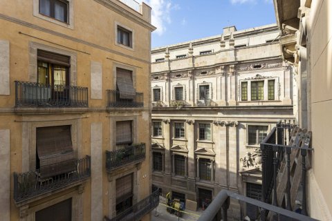 Apartamento de 2 dormitorios en venta en Barcelona, Cataluña, Spain № 1798 - foto 22