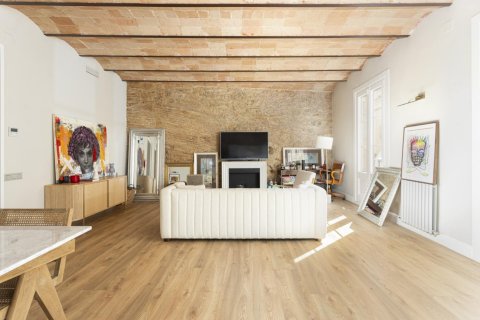Apartamento de 2 dormitorios en venta en Barcelona, Cataluña, Spain № 1798 - foto 6