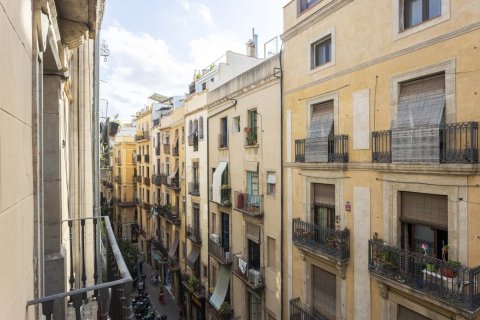 Apartamento de 2 dormitorios en venta en Barcelona, Cataluña, Spain № 1798 - foto 21